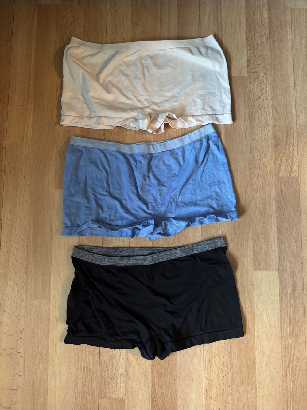 Bundle of 3 Pairs of Hanes s Moisture-Wicking Women's Boy Shorts Underwear, M/6